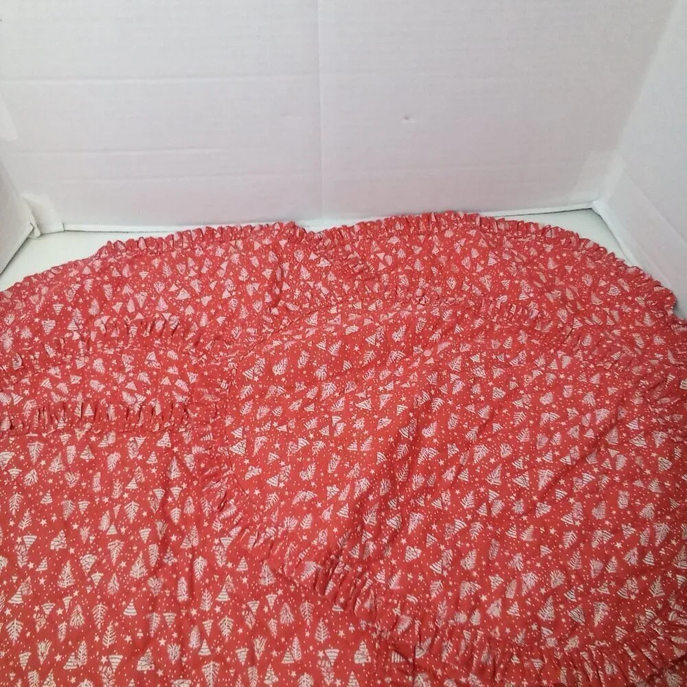 Quilted Fabric Placemats Christmas Tree Ruffle Trim Oval 17.5
